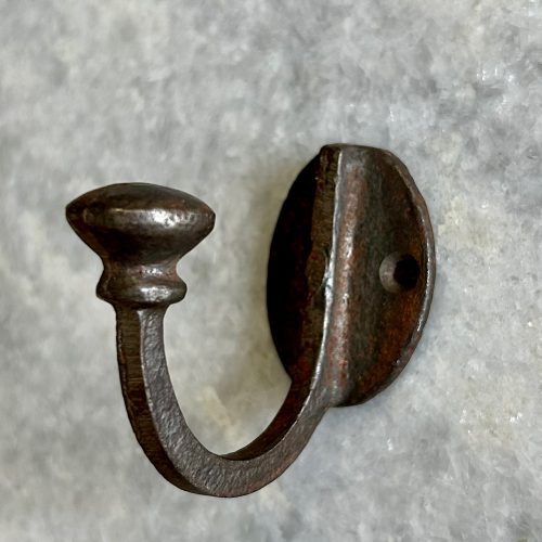 Patère, porte manteau en fonte