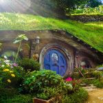 La maison de hobbit dans la nature